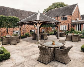 Manor House, Alsager - Alsager - Patio