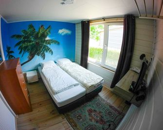 Chalet Valentina With Sauna by the Lauwersmeer - Anjum - Habitación