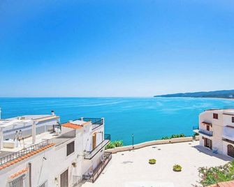Romantic Apartment in Vieste - 40 m² with Sea View - Vieste - Buiten zicht