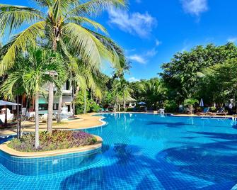First Bungalow Beach Resort - Koh Samui - Uima-allas