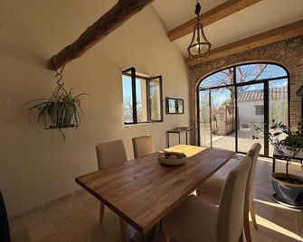 Mas provençal, garden, swimming pool and playground for children - Montboucher-sur-Jabron - Jídelna