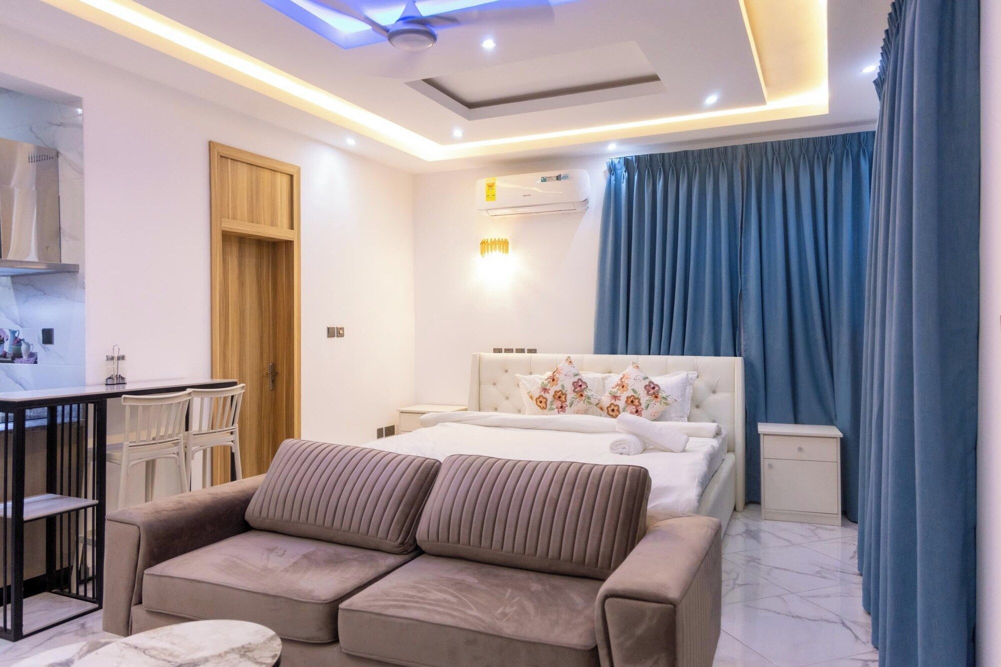 Akafia's Court - Accra - Bedroom