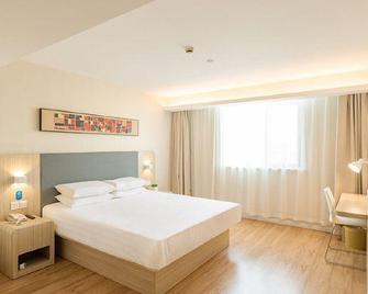 Hanting Hotel (Ji'nan Railway Station Square) - Jinan - Schlafzimmer