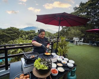 Issara Boutique Winery Hotel - Muak Lek