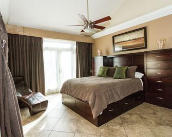 Luxury Executive Home, Near Parker and DTC, Great deals for long stays, Pets OK - Centennial - Bedroom