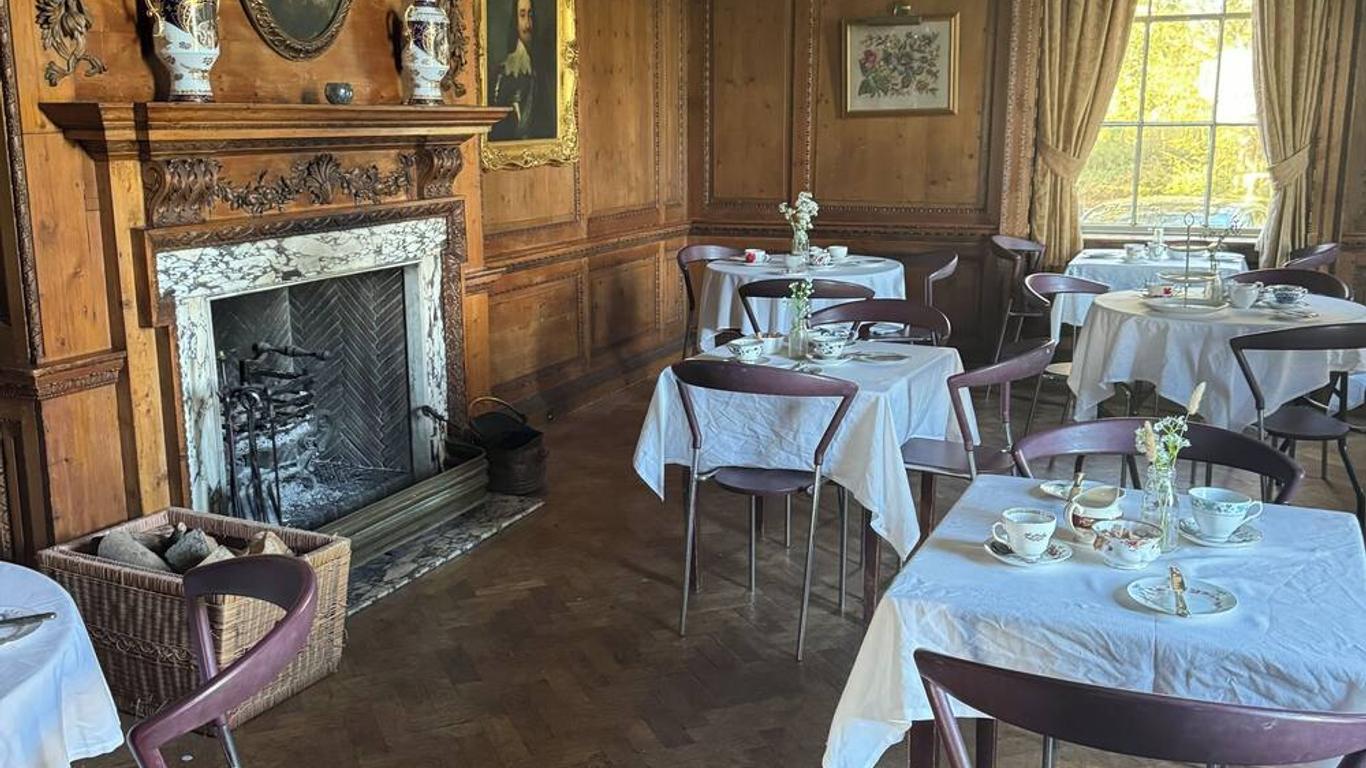 Rowley Manor Hotel