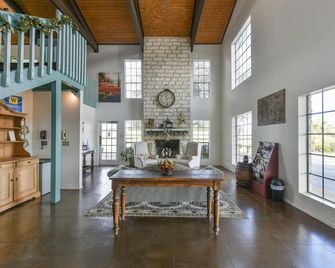 Windcrest Inn And Suites - פרדריקסברג - לובי