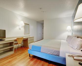 Motel 6 Newport, RI - Newport - Bedroom