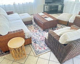 House of Aloha - Pahoa - Pokój dzienny