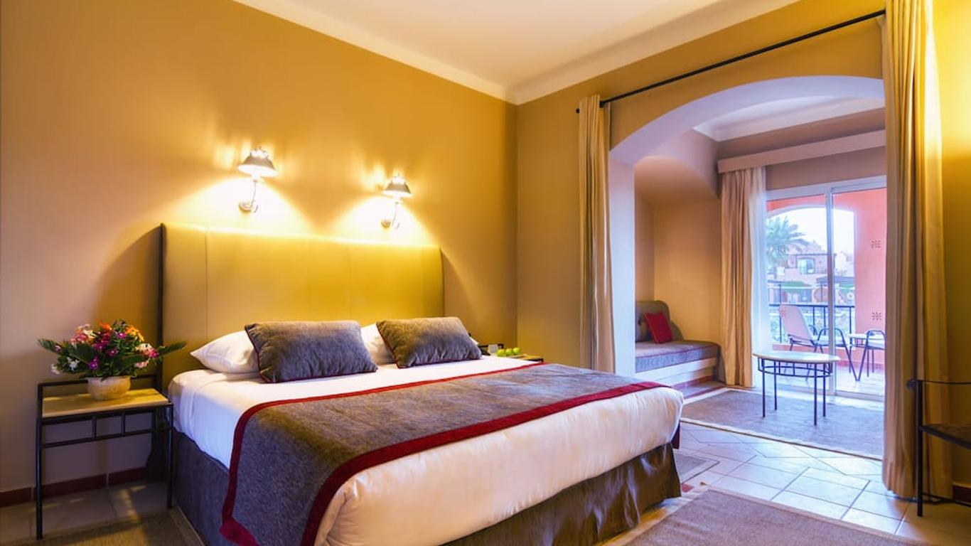 منتجع جاز مكادي أواسيس