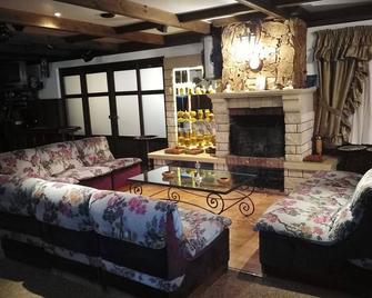 Mon Refuge Auberge - Bsharri - Wohnzimmer