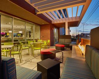 Home2 Suites by Hilton Sacramento at CSUS - Sacramento - Bygning