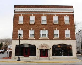 St. Charles Hotel - Hudson - Building