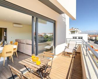 Urban Reflections by Portugal Active - Viana do Castelo - Balkon