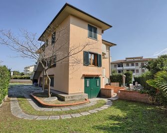 Case Sobrini - Cecina - Gebäude