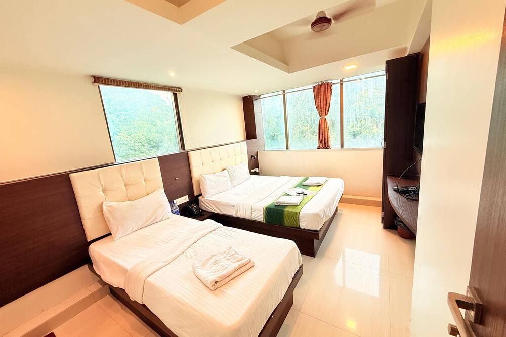 Hotel Artusinn midc andheri east thumbnail 2