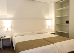 Inn Mallorca Aparthotel - Magaluf - Yatak Odası
