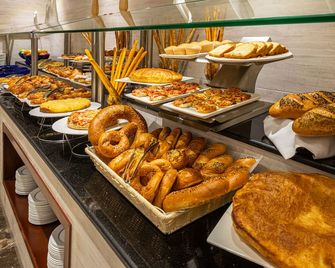 Blue Diamond Hotel Jeddah - Jeddah - Buffet