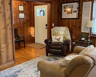 Alabama cabin located in the National Forest, ATV Park, and Beaches!!! - Андалусія - Вітальня