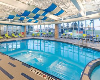 Staybridge Suites Saskatoon - University By IHG - Saskatoon - Pool