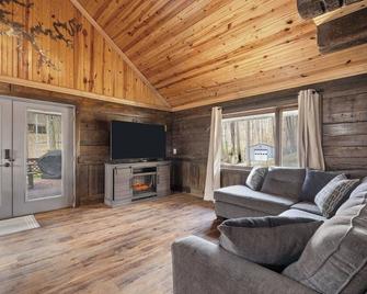 Lakeview Falls at Patoka Lake - Dubois - Living room