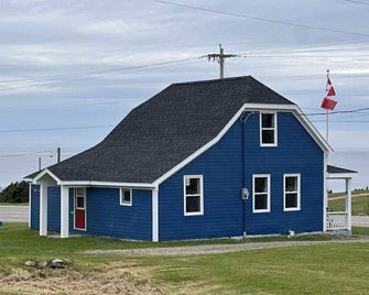 Ocean Spray Vacation Home - spectacular sunset views - Cheticamp - Gebäude