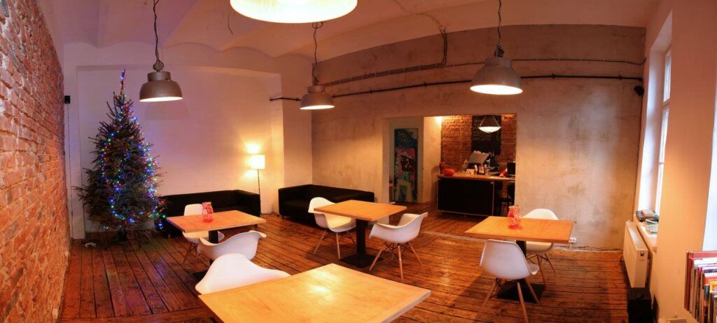 هوستل فابريكا - وارسو - مطعم
