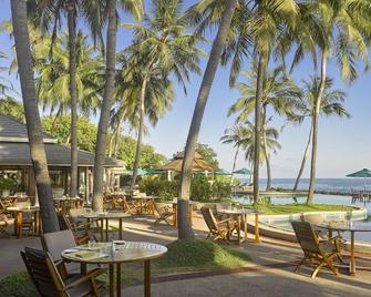 Royal Island Resort & Spa - Horubadhoo - Patio