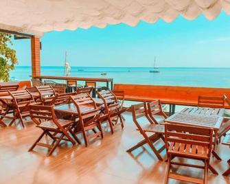 Charming Lipe Beach Resort - Ko Lipe - Restaurante