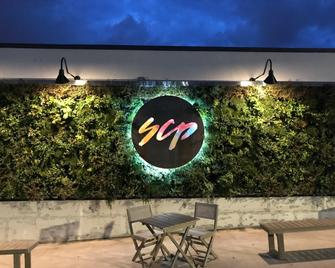 SCP Hotel Colorado Springs - Colorado Springs - Patio