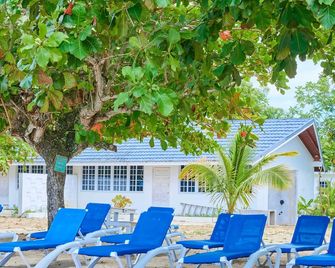 The Yellow Bird - Negril - Patio