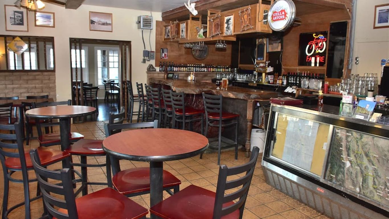 Panamint Springs Motel & Tents