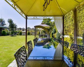 Royal Garden Retreat - Mount Abu - Binnenhof