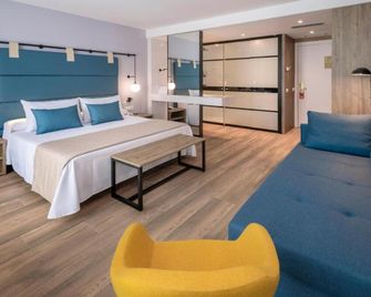 Hotel Mar Blau - Calella - Phòng ngủ