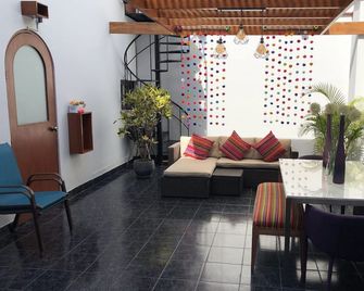 The Lighthouse Bed and Breakfast - Lima