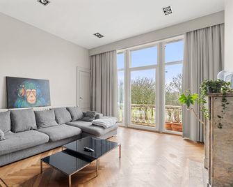 Luxurious modern apartment in Antwerp, Belgium - Antwerp - Living room
