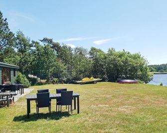 Spacious Holiday Home in Storvorde With Sea Nearby - Skanderborg - Patio