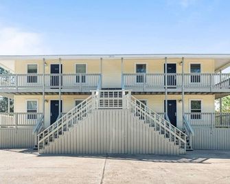 Gulf Coast Condos on the Sand Dunes - 101 - Dauphin Island - Edificio