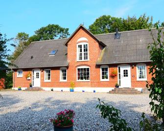 Rural apartment near the North Sea, ideal for excursions in the surrounding area and relaxation - Fjerritslev - Gebäude