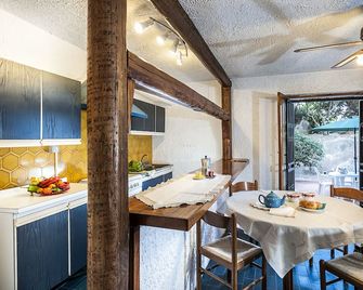 Residence Villa Liliana - Giardini Naxos - Comedor