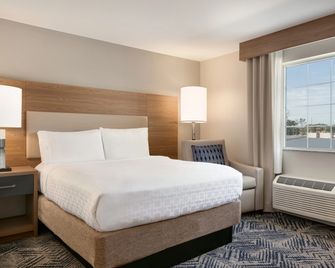 Candlewood Suites Deer Park By IHG - Deer Park - Спальня