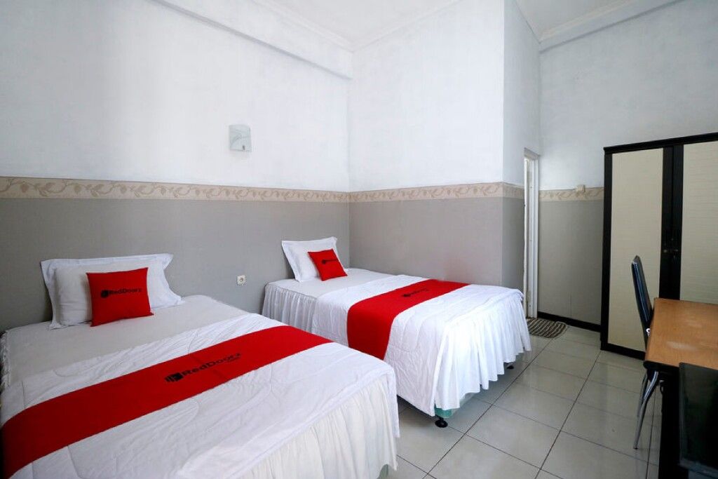 ريد دورز بلس نير أونديب تيمبالانغ