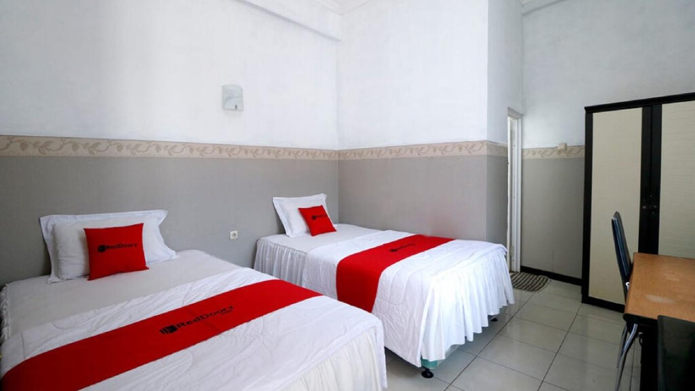 ريد دورز بلس نير أونديب تيمبالانغ