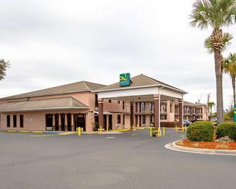 Quality Inn & Suites - Live Oak - Building