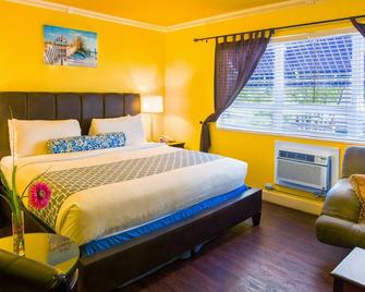 Pegasus International Hotel - Key West - Bedroom