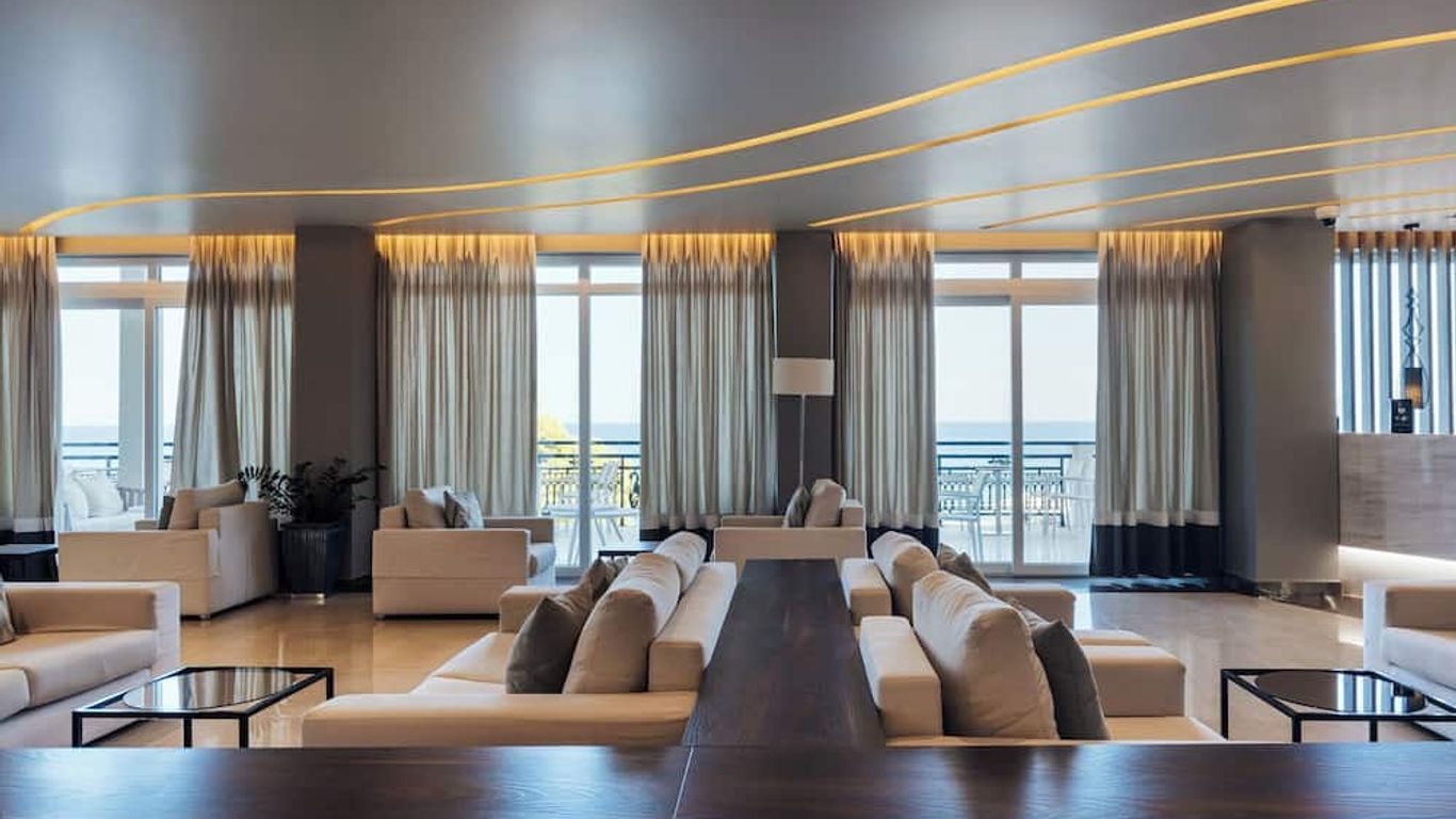 Alexandra Beach Resort & Spa