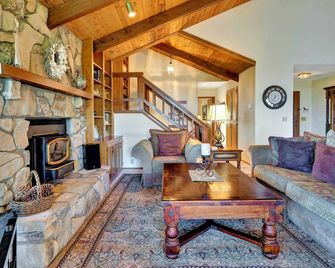 Panoramic Ocean View Retreat in Cambria 3 bedrooms 3 baths - Cambria - Sala de estar