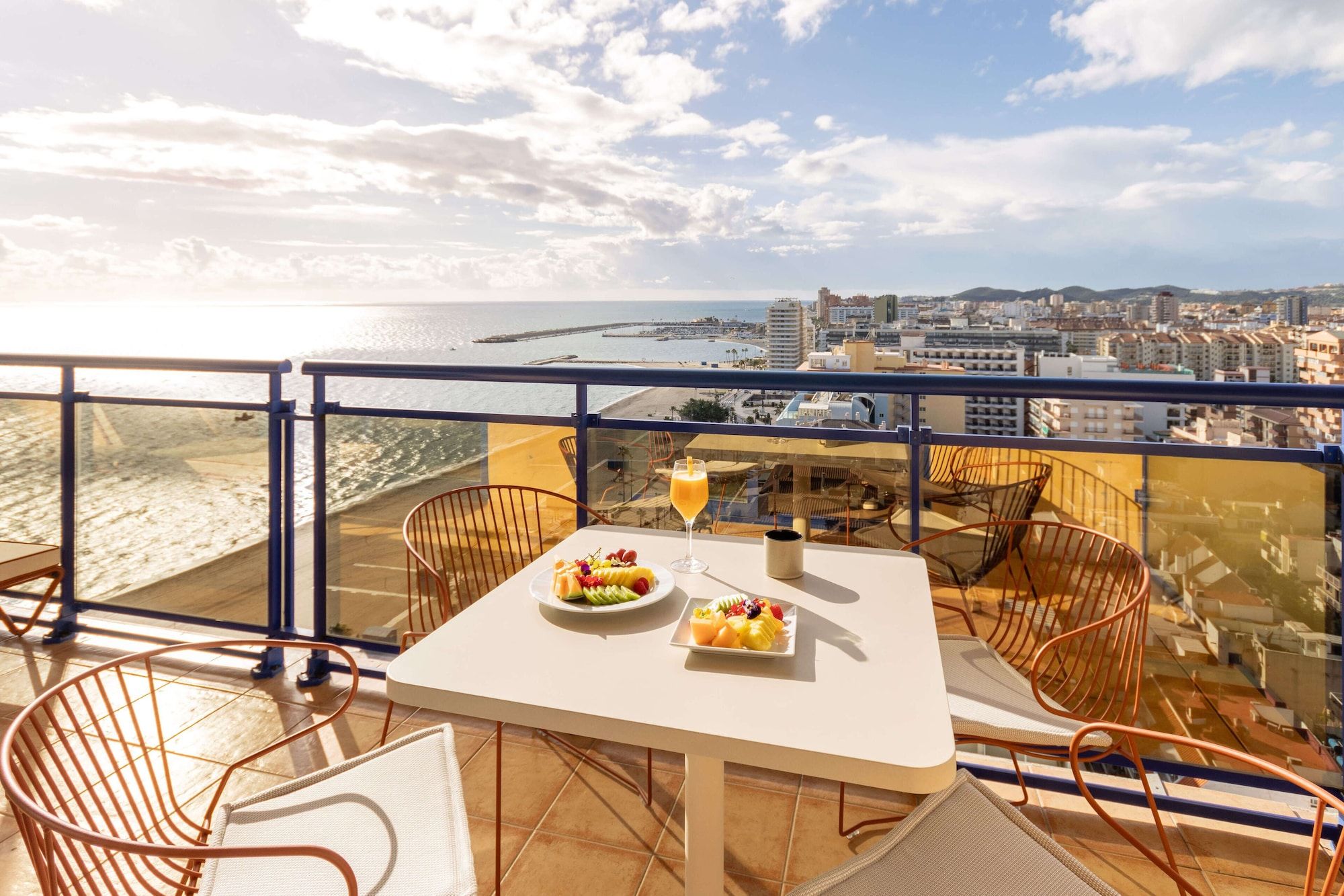 فندق يرمار - أدلت ريكموينديد - فوينخيرولا - شرفة