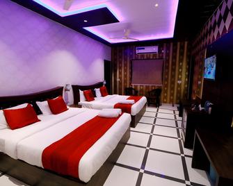Shiv Rudraksh Resort - バラナシ - 寝室