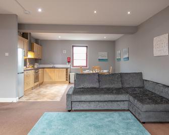 Elliot Suite No15 - Donnini Apartments - Ayr - Living room